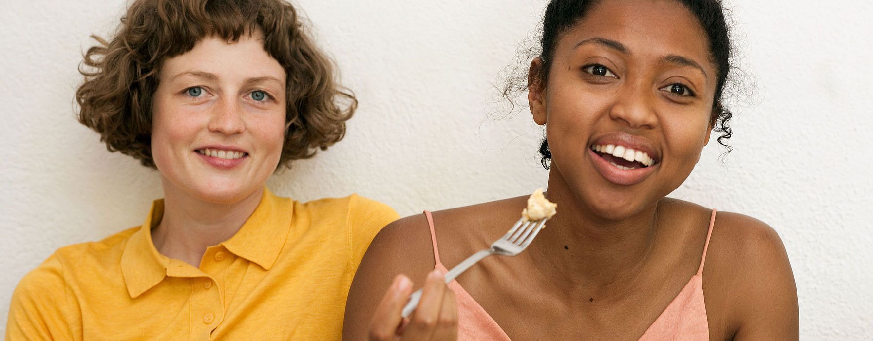 hd_digestion_young_women_eating