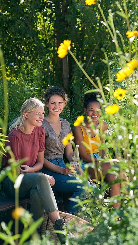 three_girls_garden