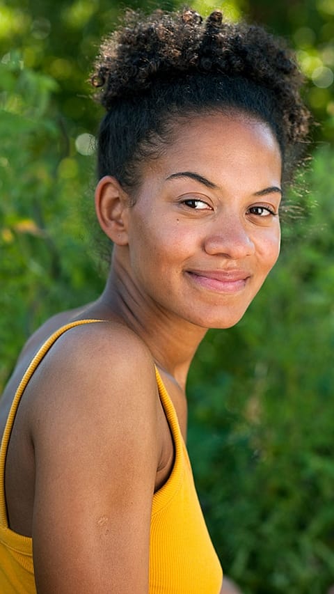 young_girl_garden_2