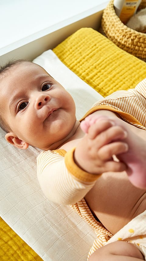 baby_massage_footplay