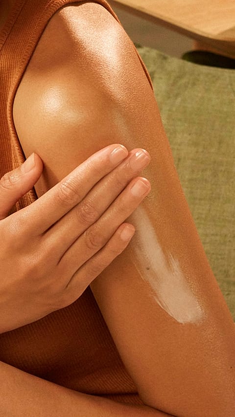 bodylotion_on_skin