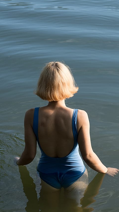 woman_bathing.jpg
