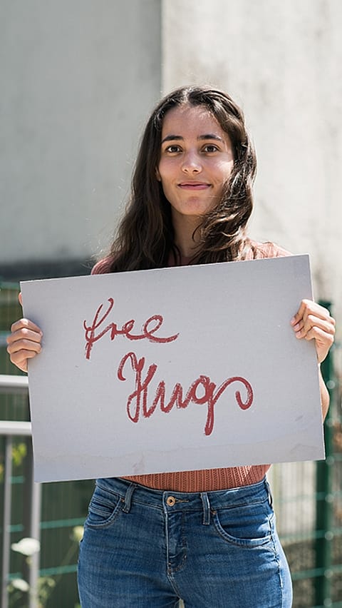 free_hugs