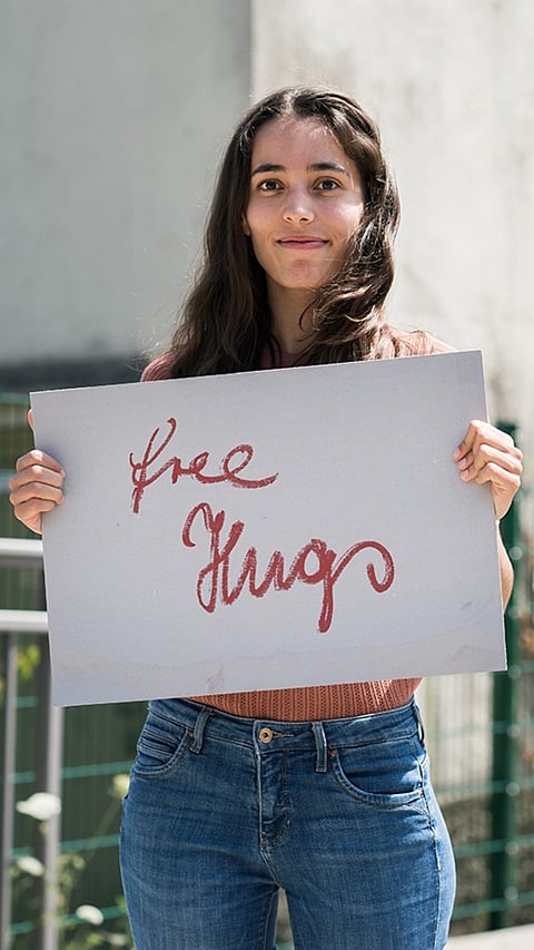 free_hug_sign.jpg