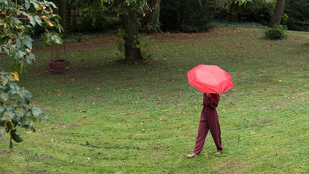 woman_umbrella