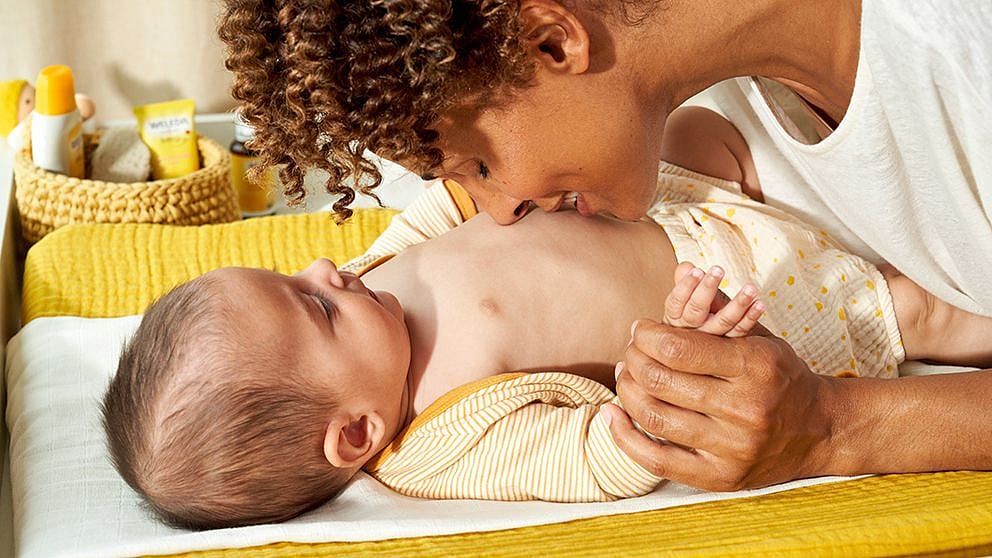 baby_massage_mother